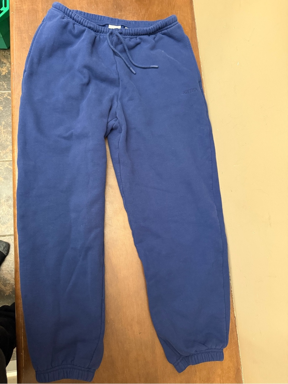 Aritzia Sweatfleece Joggers - Picture 2 of 4